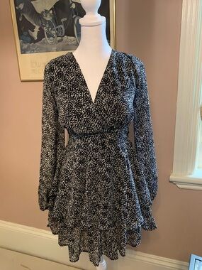 Japna Black White V-Neck Tiered Mini Dress classic beauty wedding guest